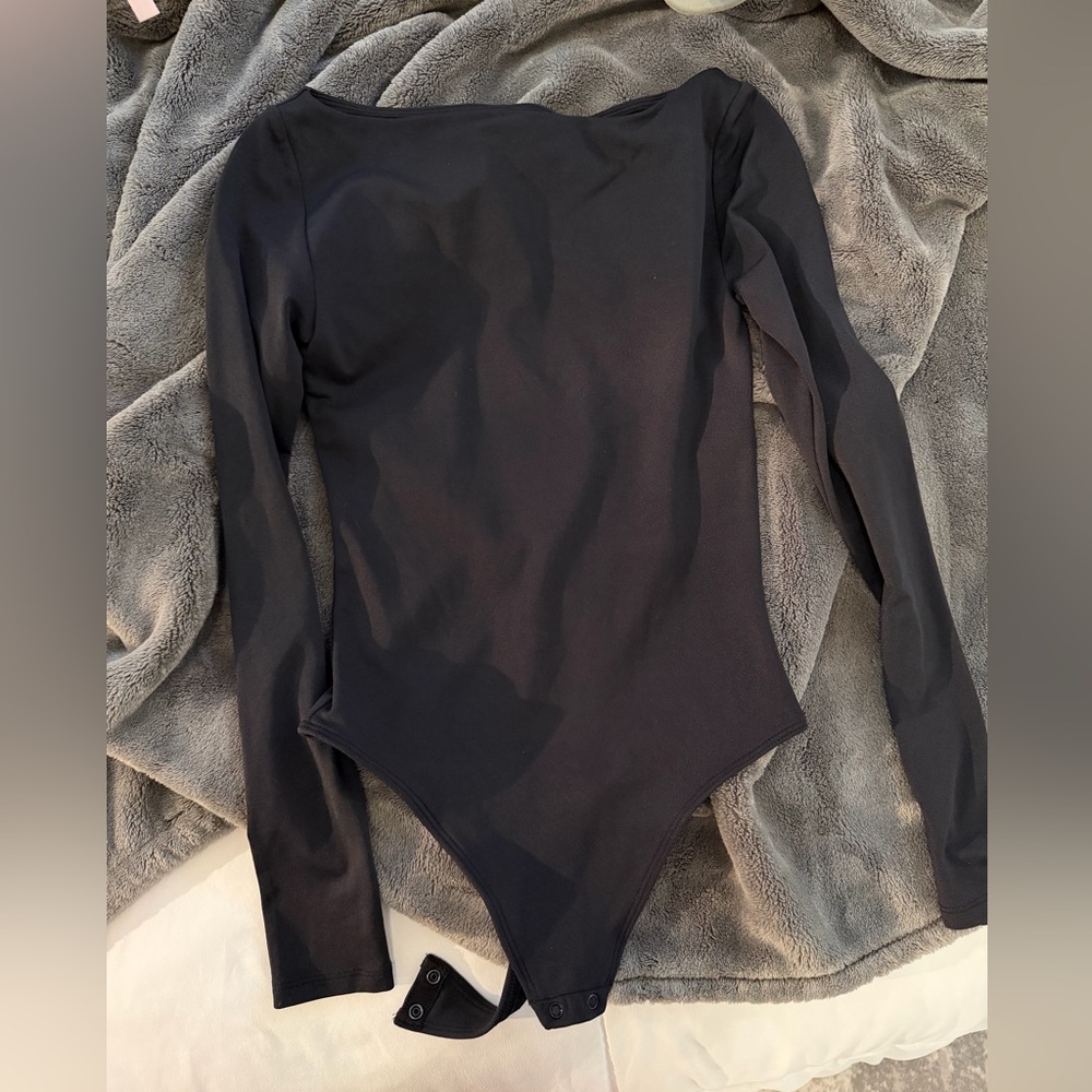Aritzia Babaton Contour Whitney Long Sleeve Bodysuit